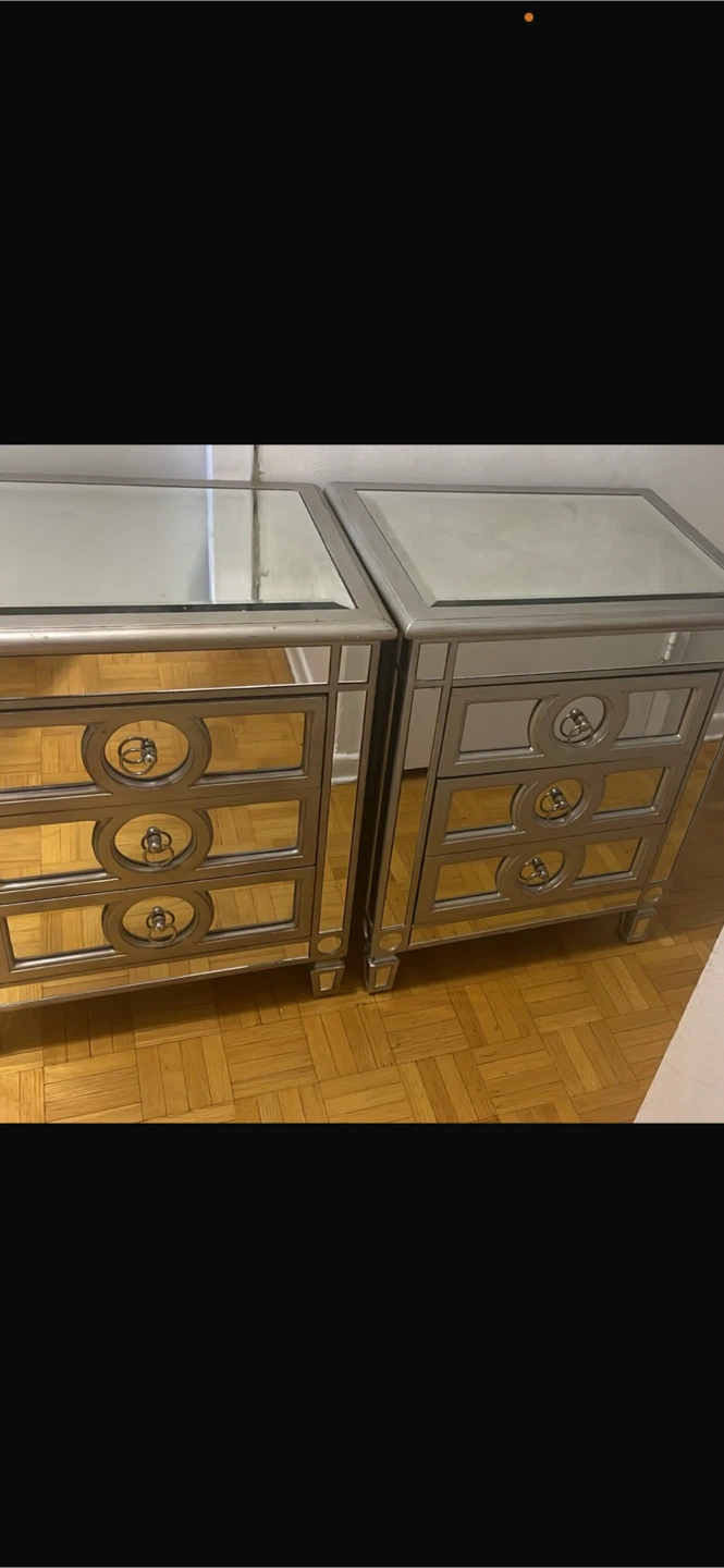 Set of Two Mirrored Nightstands