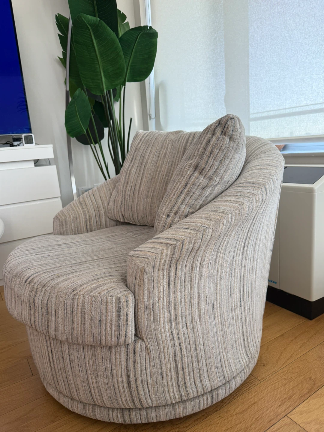 Swivel Accent Chair - photo 2