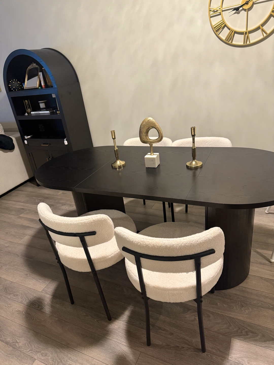 Oval dining table