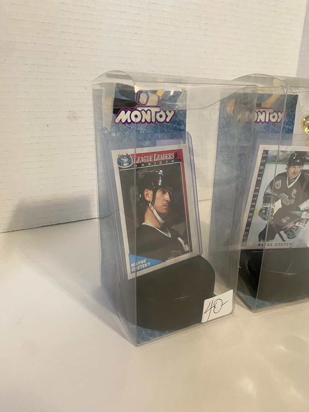 Two Wayne Gretzky Trading Cards in Display Stands - photo 4