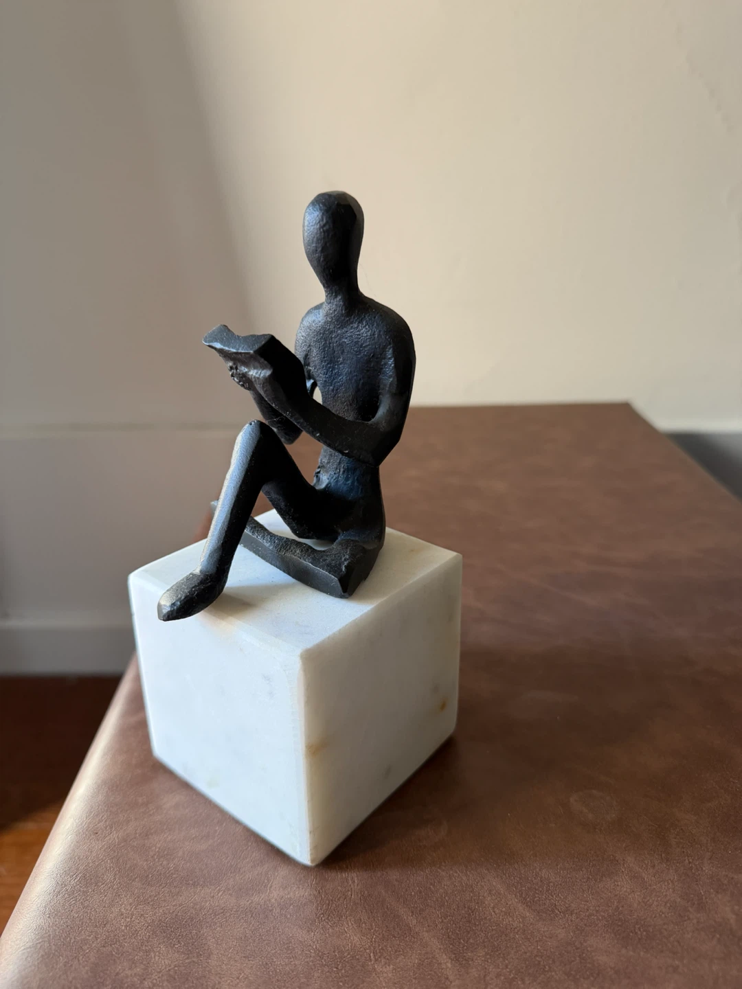 Abstract Reader Statue on Marble Base - photo 2
