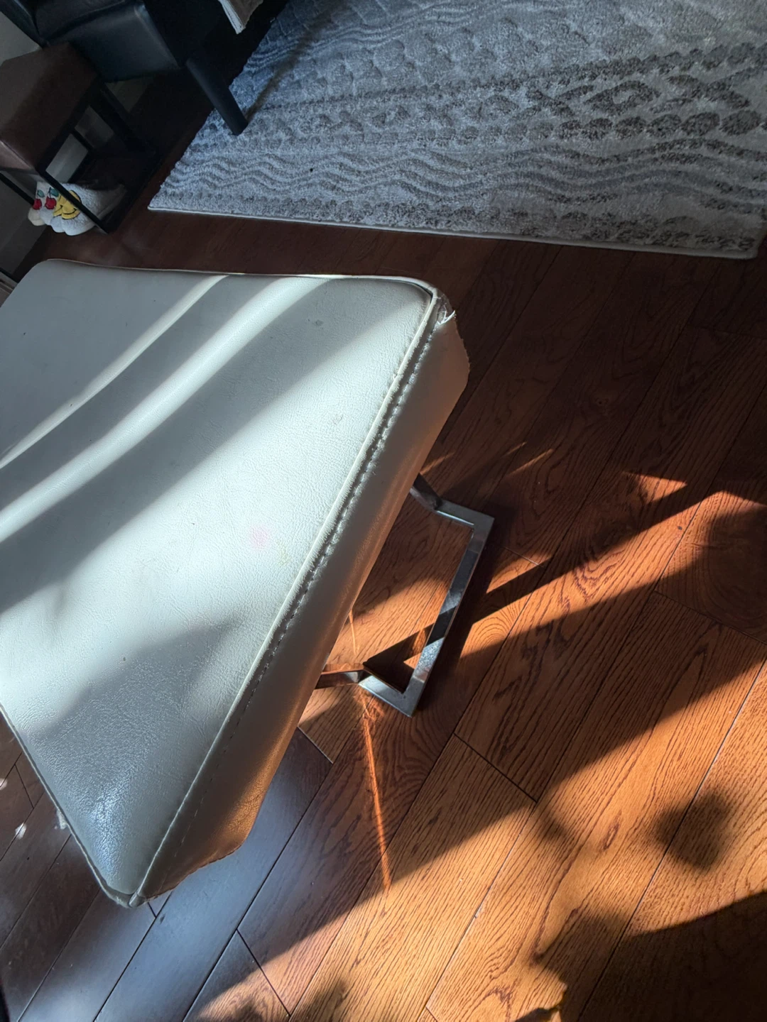 White Faux Leather Vanity Stool - photo 3
