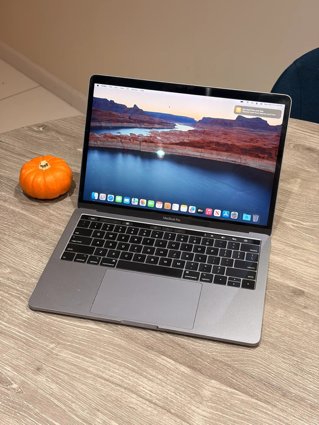 MacBook Pro 13" 2020 (Intel i5 / 8GB / 250GB) — Space Gray