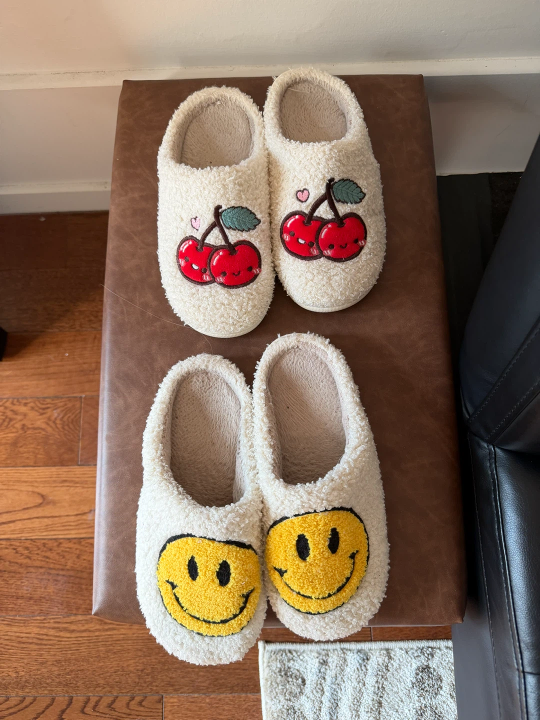 Two Pairs of Cute Patterned Slippers - photo 2