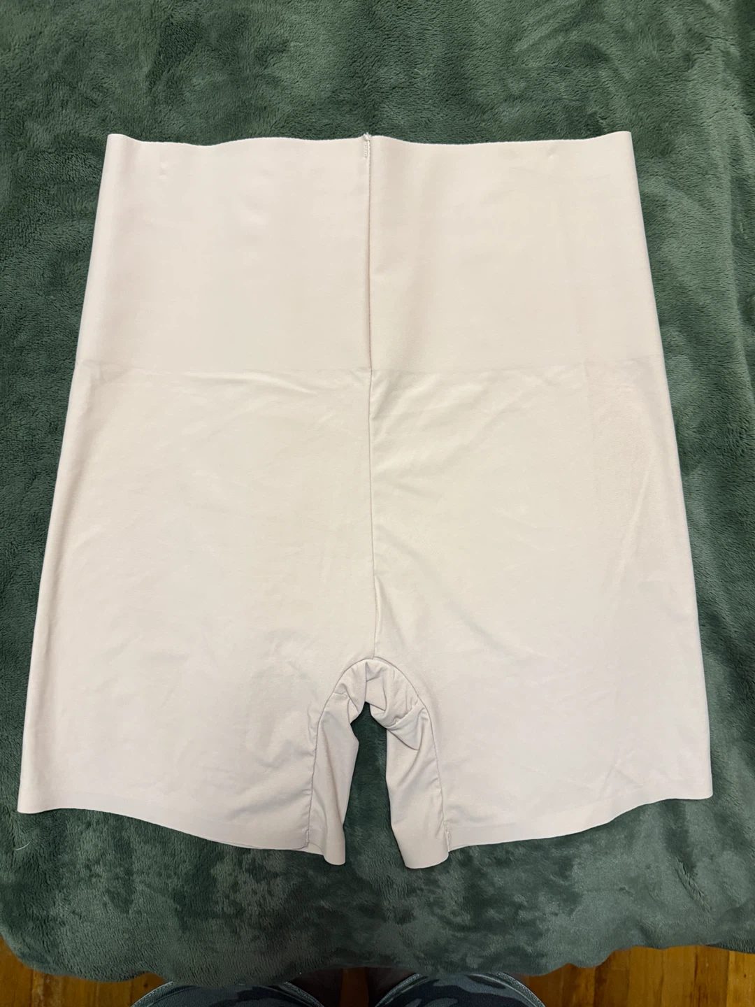 SKIMS Sculpting High-Rise Mid-Thigh Shorts