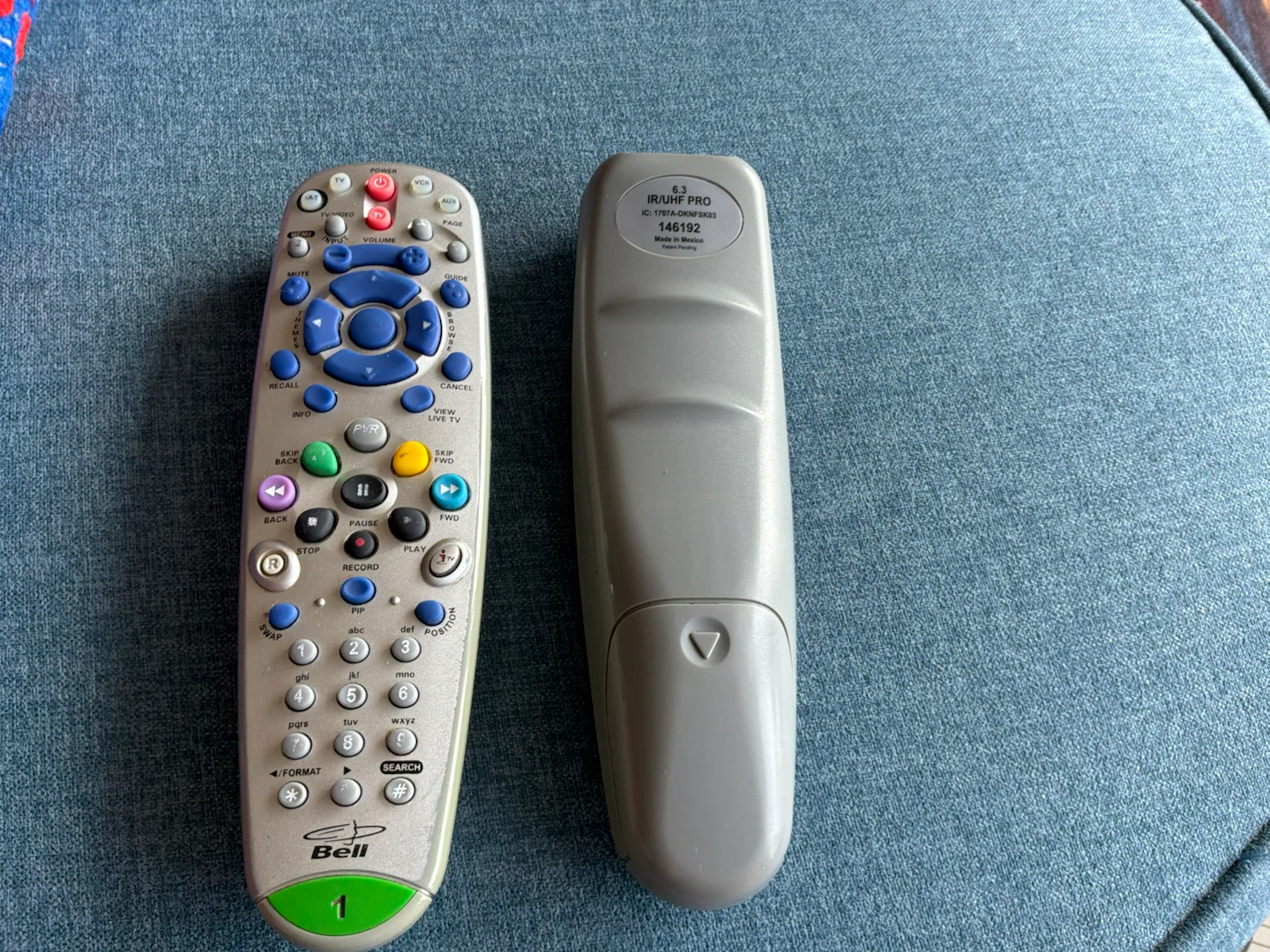 2 Bell Express Satellite Remote Controls 🐞 - photo 2