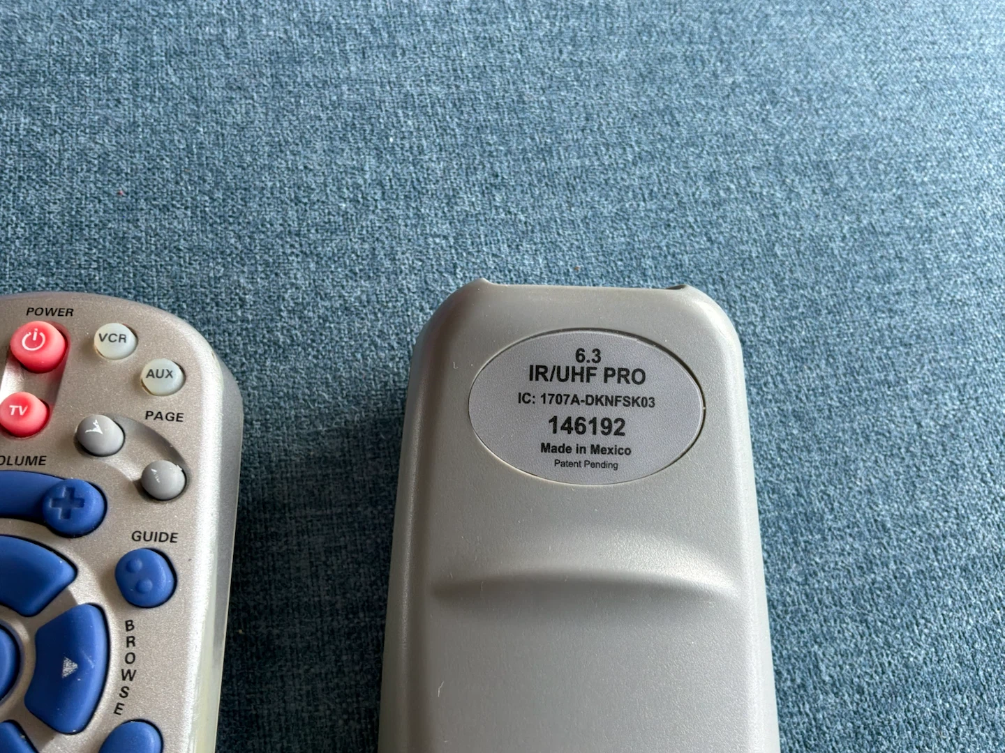 2 Bell Express Satellite Remote Controls 🐞 - photo 4
