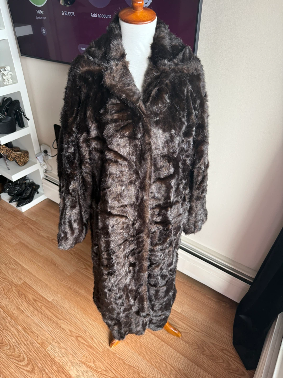 Full length faux fur coat - photo 2