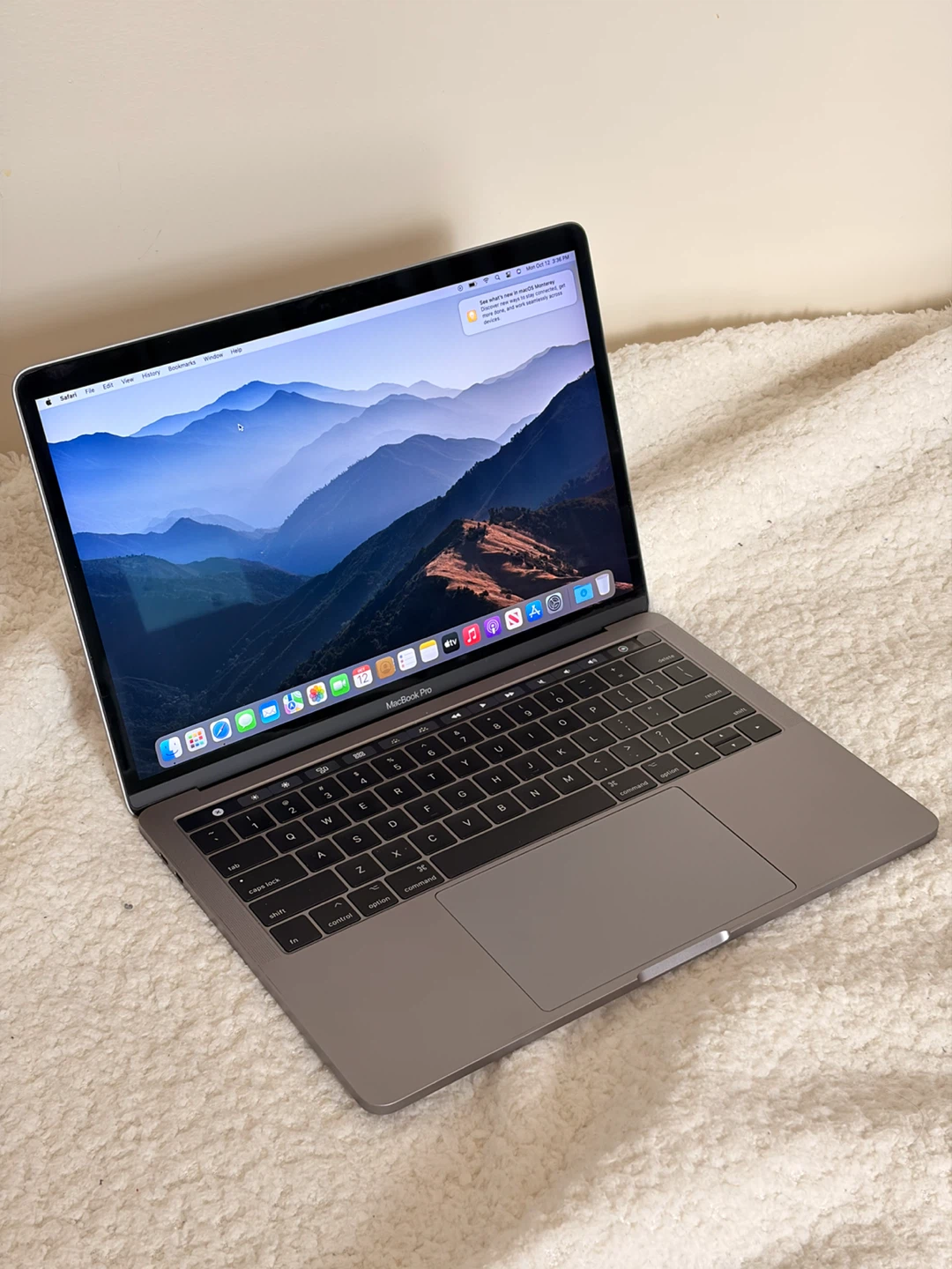 MacBook Pro 13" 2016 (Intel i5 / 16GB / 250GB) — Comes with case - photo 2