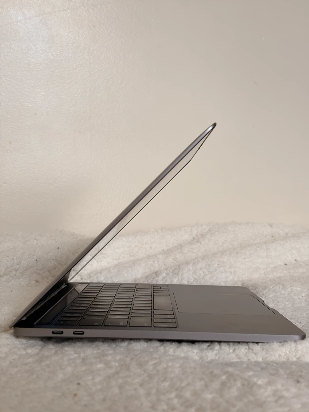 MacBook Pro 13" 2016 (Intel i5 / 16GB / 250GB) — Comes with case - photo 5