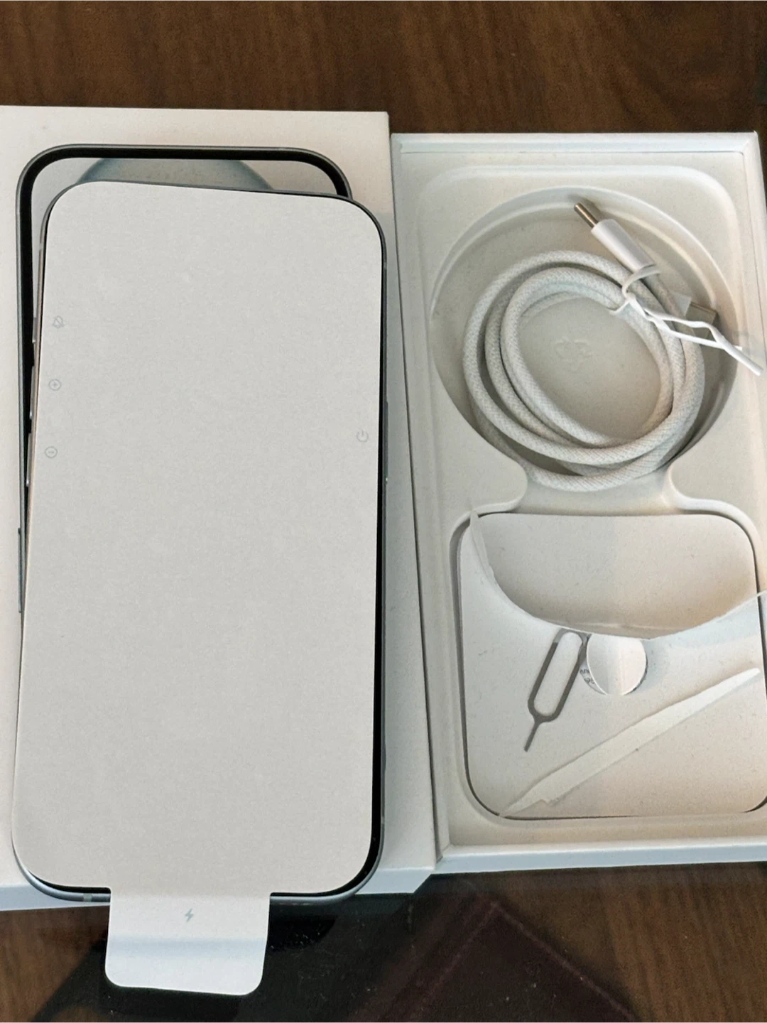 Apple iPhone 15, 128gb, white, with box - photo 3