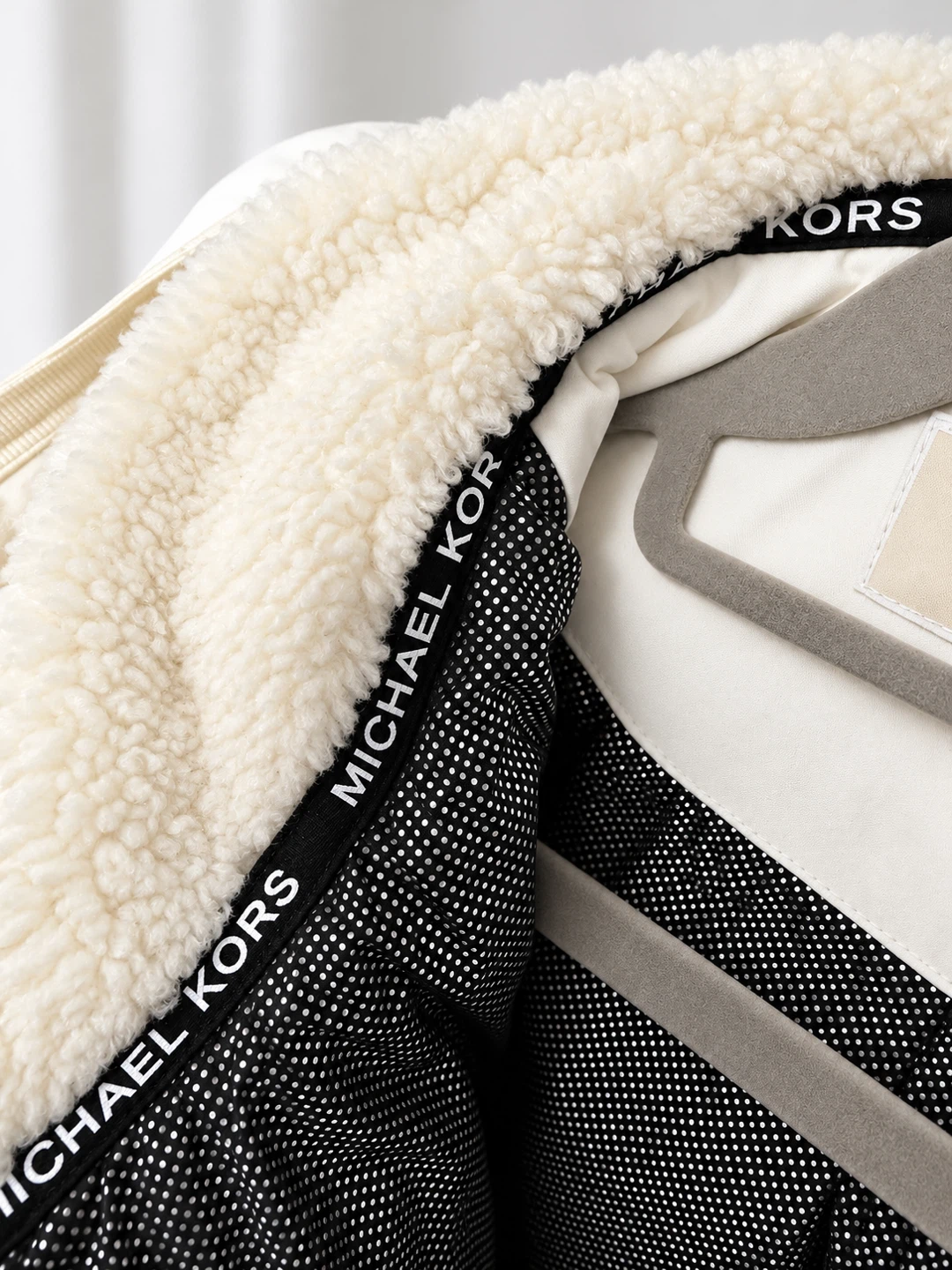 Michael Kors white puffer jacket - photo 3