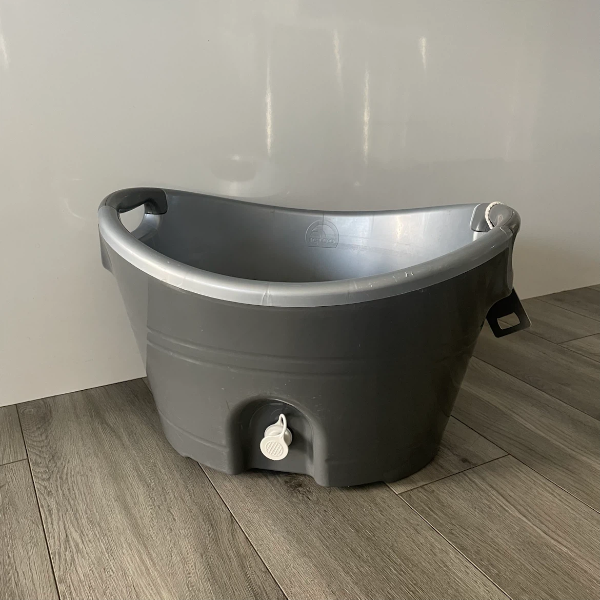 Igloo Bucket Tub