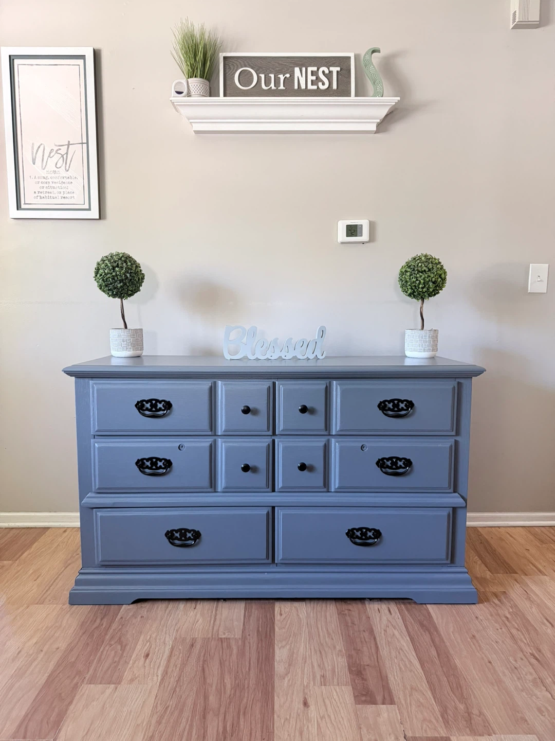 ✨🩶Beautiful solid dresser🩶✨