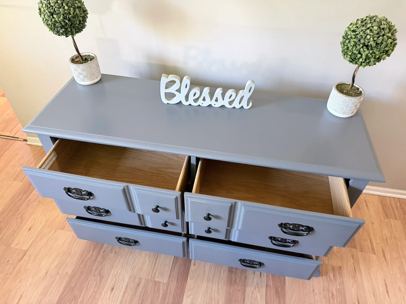 ✨🩶Beautiful solid dresser🩶✨ - photo 5