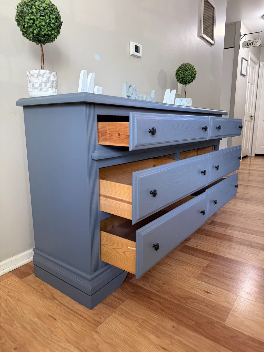 ✨🩶Beautiful solid wood dresser🩶✨ - photo 3