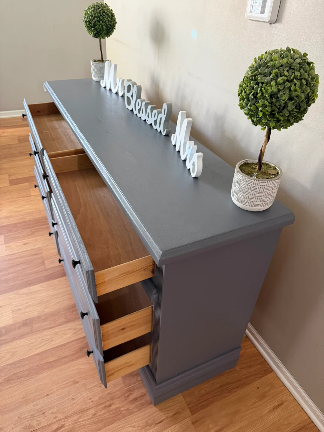 ✨🩶Beautiful solid wood dresser🩶✨ - photo 4