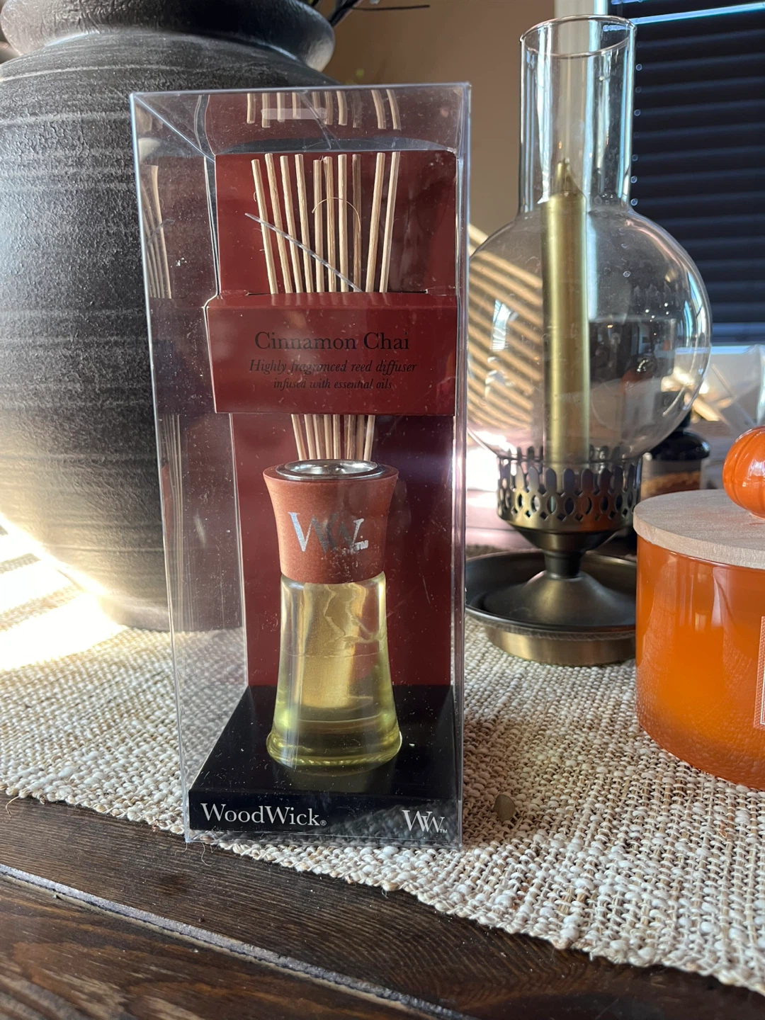 Wood wick oil diffuser