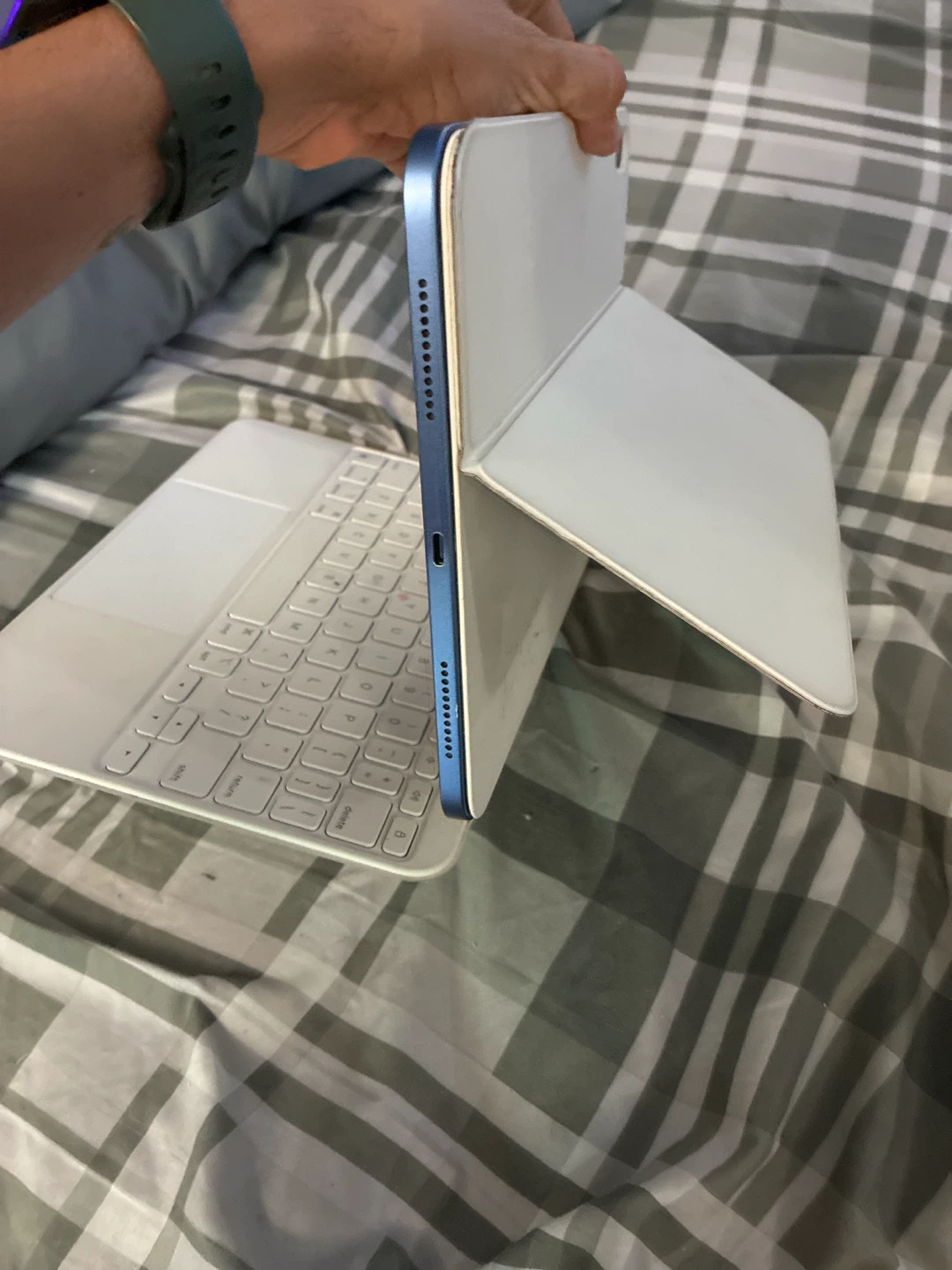 Apple iPad Air (Blue) with Keyboard Folio - photo 2