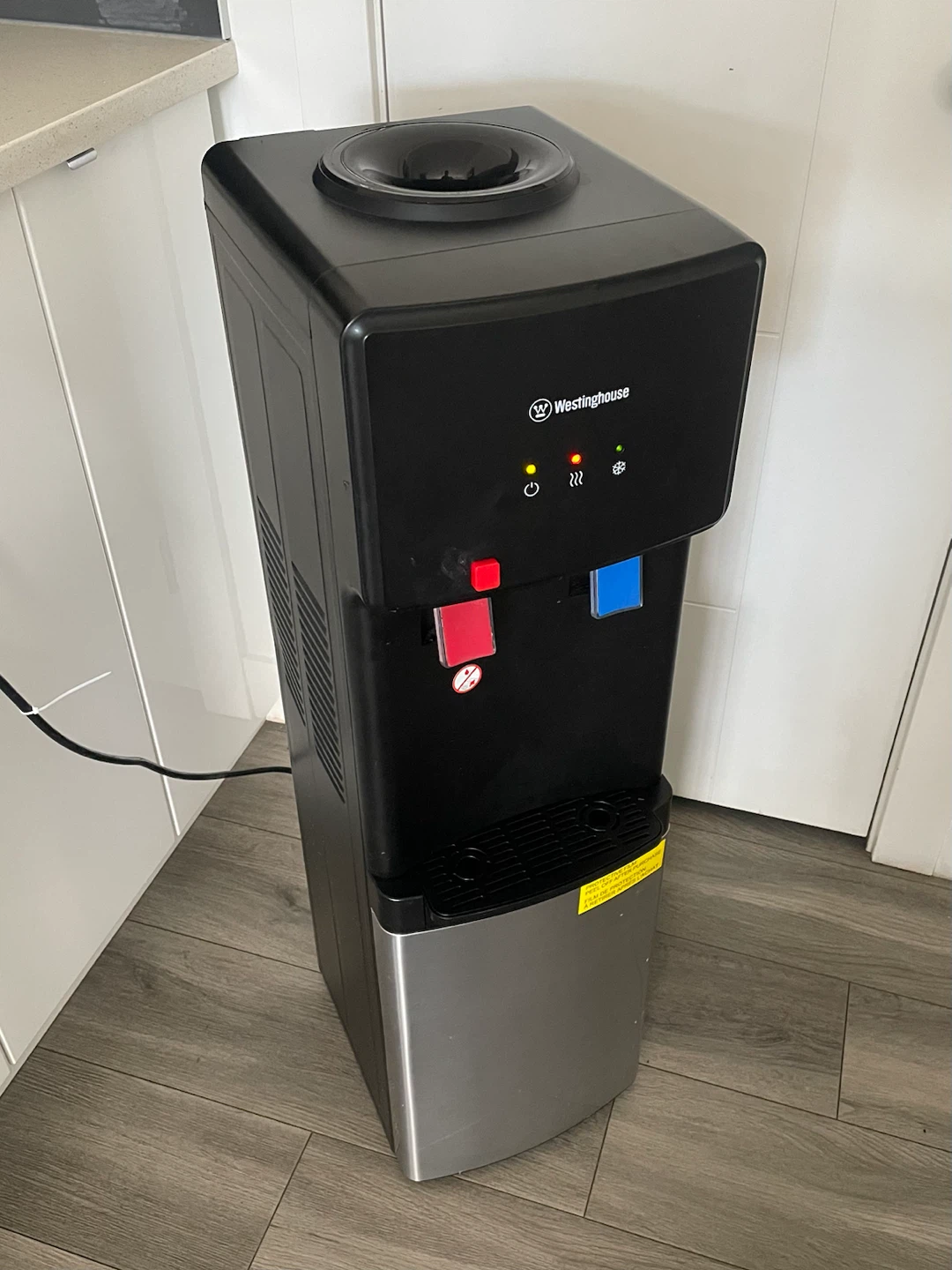 Water Dispenser - photo 2