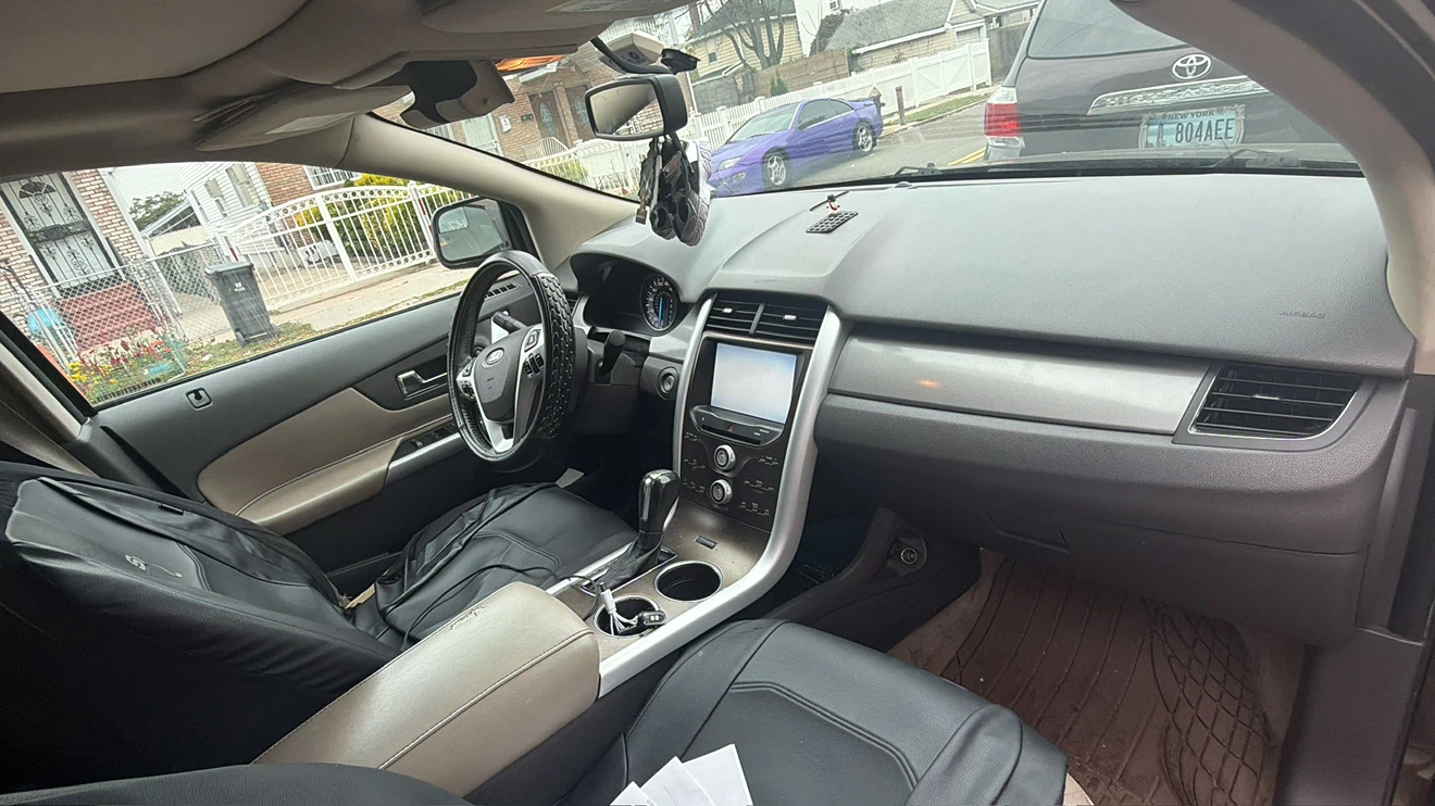 Ford Edge SUV - photo 2