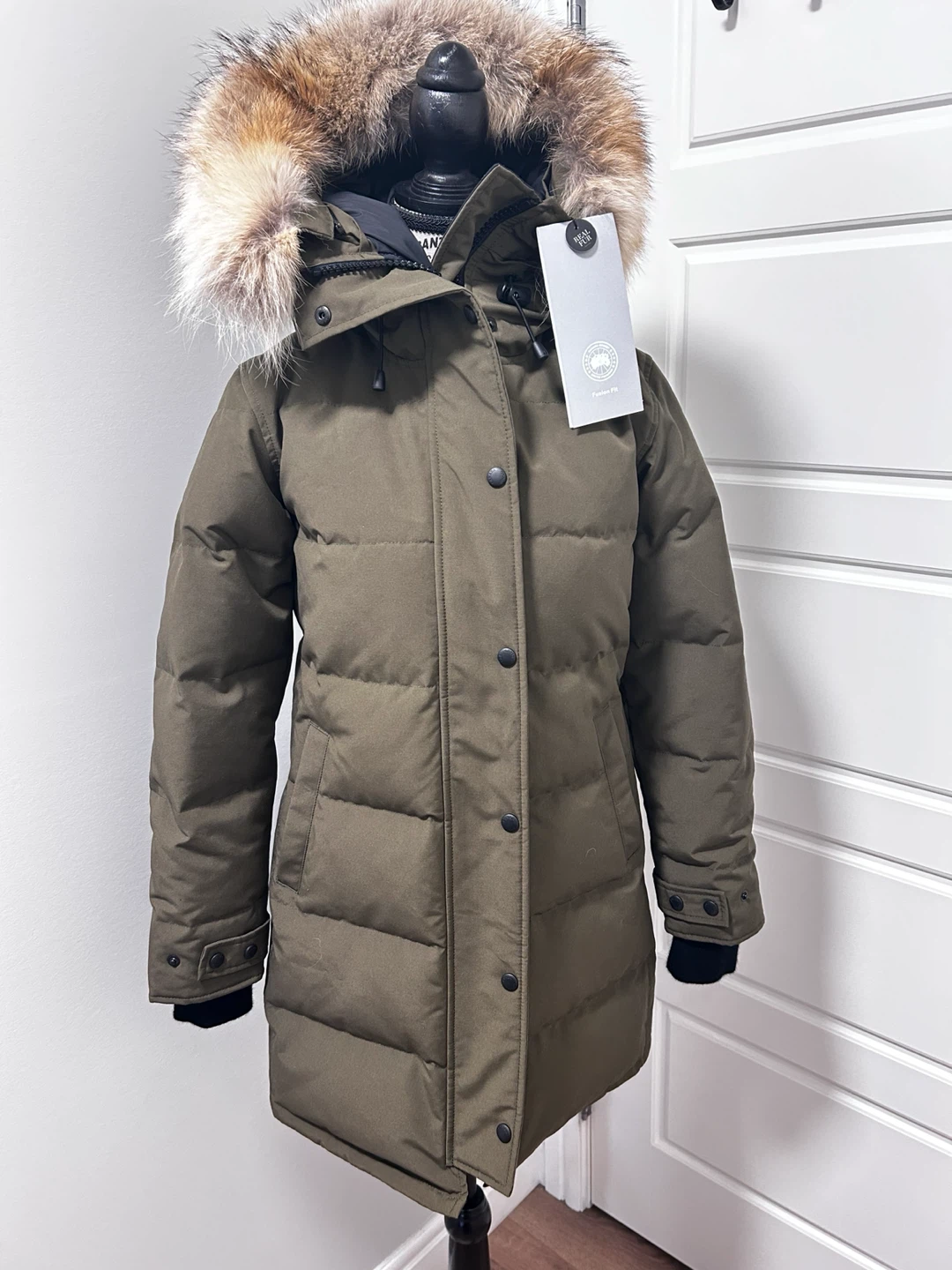 Canada Goose Olive Green Parka with Fur Trim Hood size slim M - photo 5
