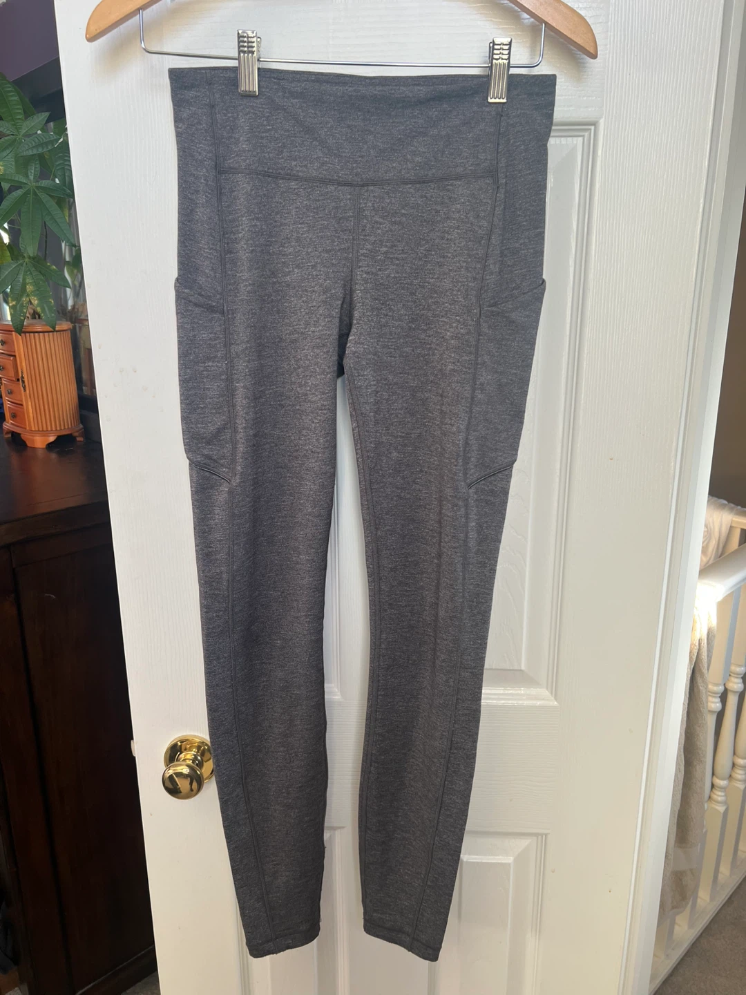 Lululemon Grey Leggings with Pockets Size 6