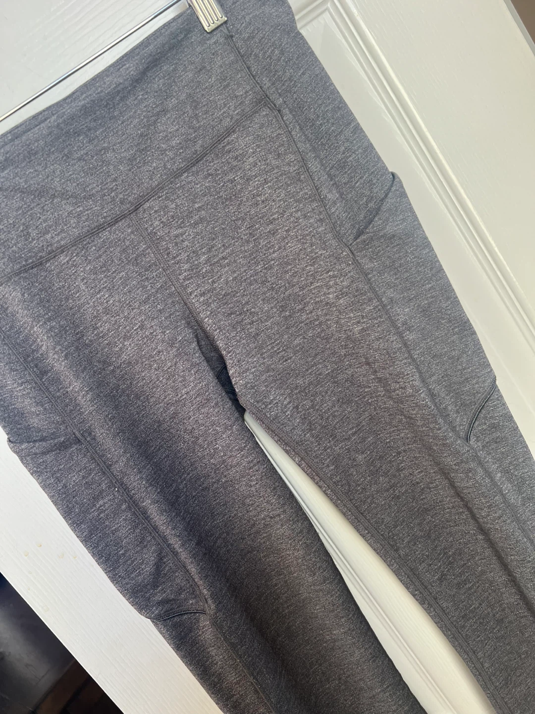 Lululemon Grey Leggings with Pockets Size 6 - photo 2