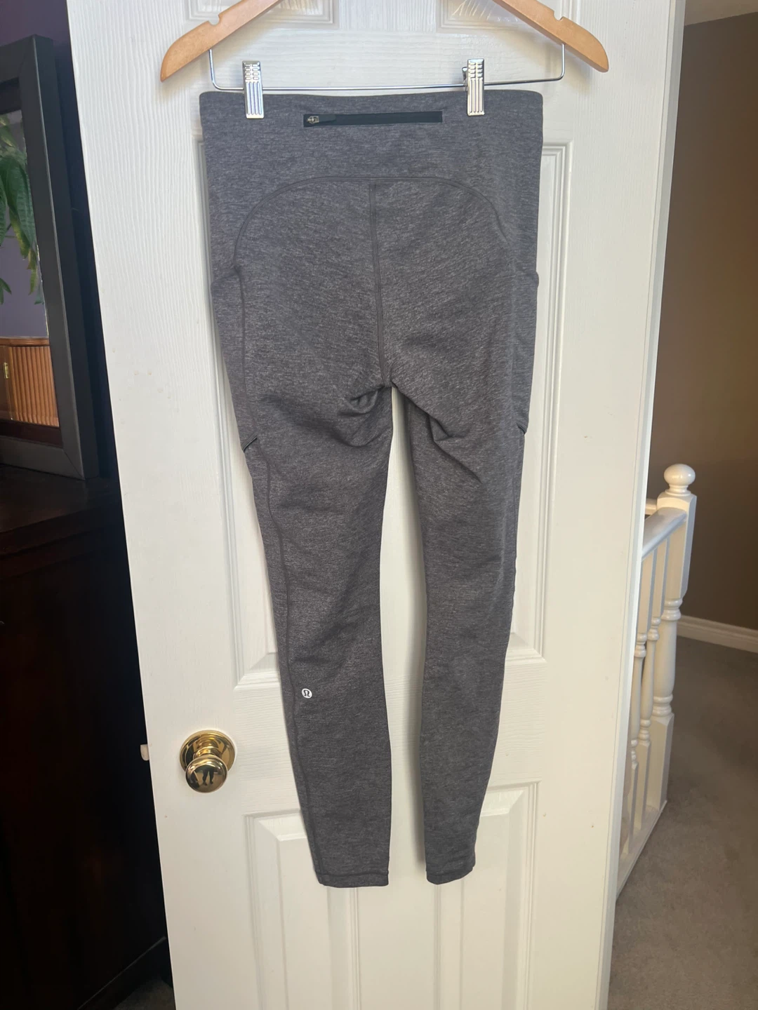 Lululemon Grey Leggings with Pockets Size 6 - photo 3