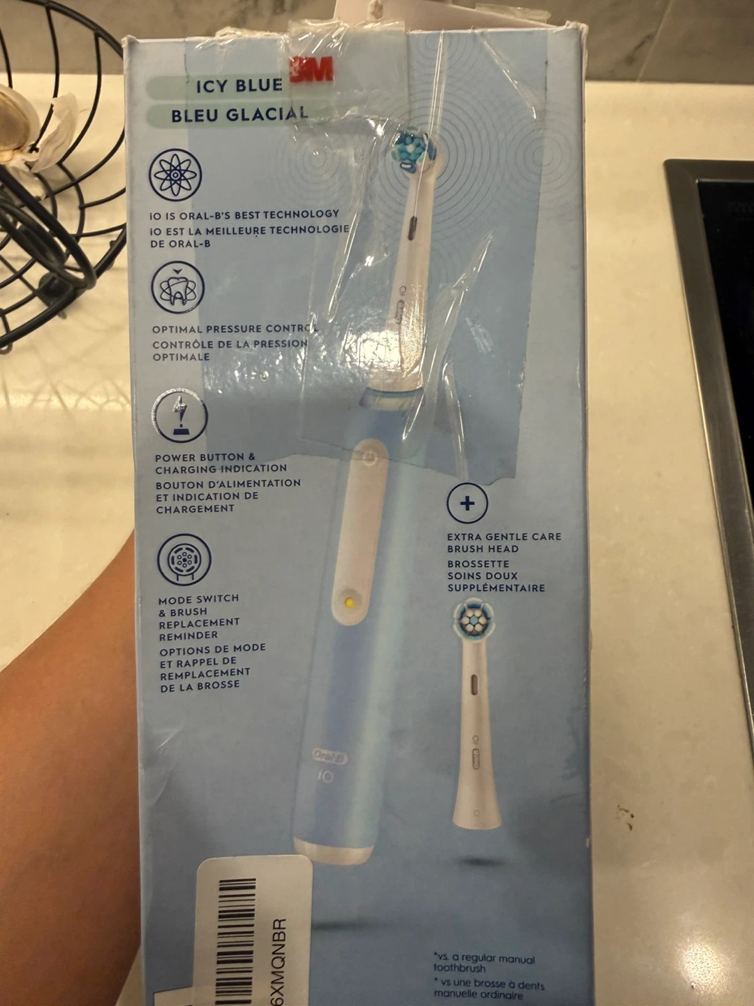 Oral-B iO Series yr 3 Rechargeable Toothbrush - Icy Blue - photo 4