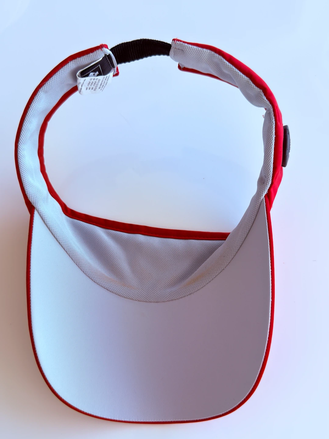 Descente Red Sports Visor with BOA Dial - photo 4
