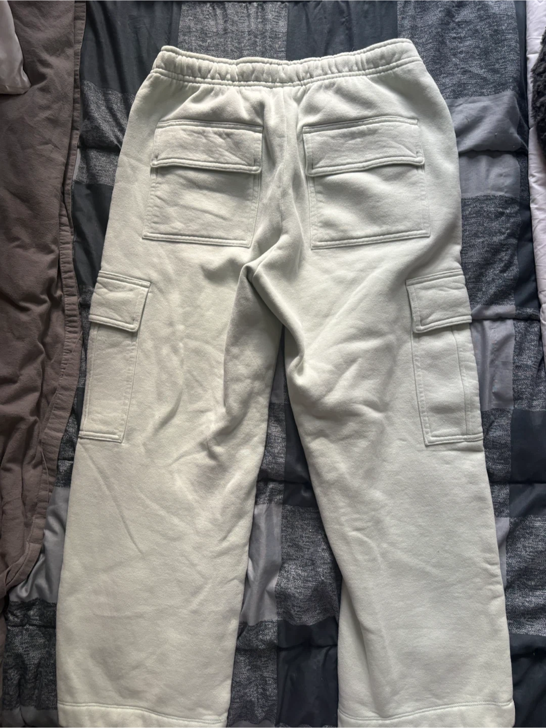 Aritzia Sweatfleece Mega Cargo Sweatpants - photo 3