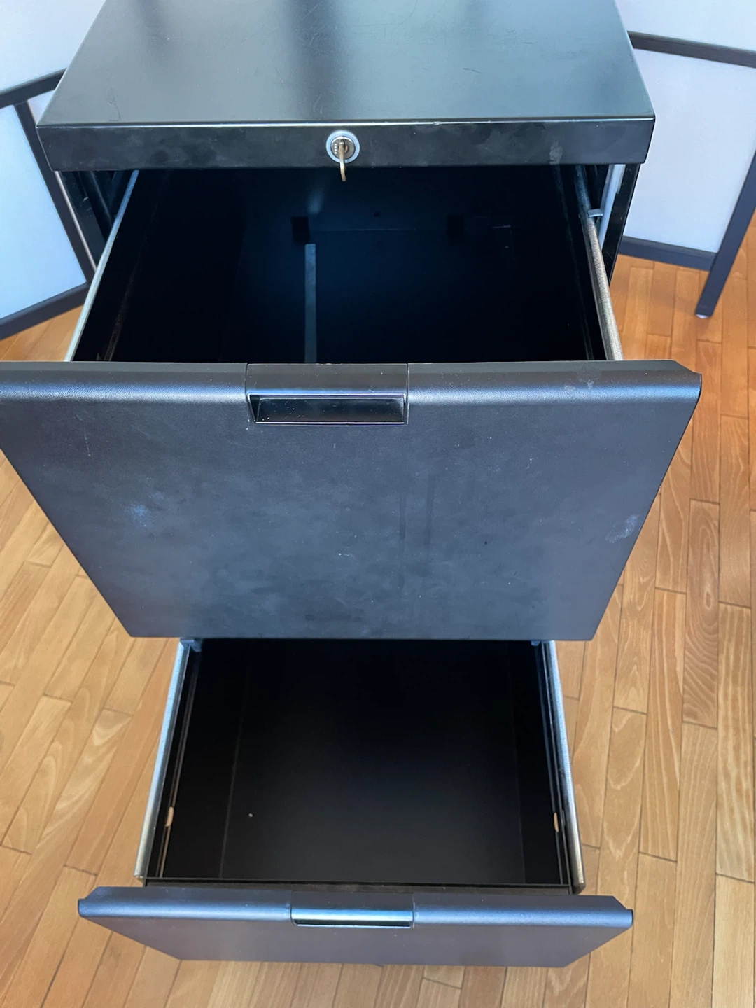 Metal 2-Drawer Filing Cabinet