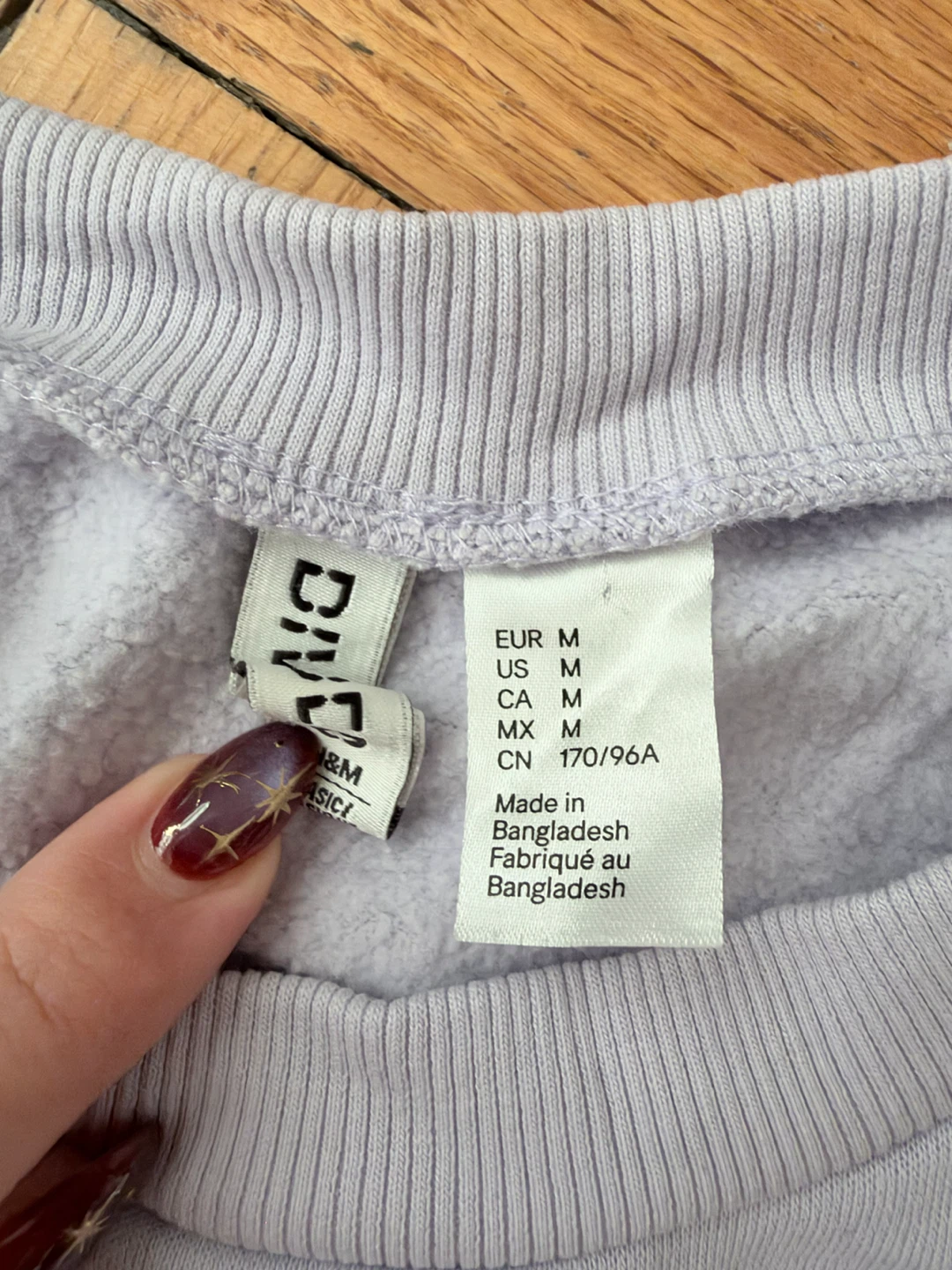 H&M DIVIDED Lavender Crewneck Sweatshirt - photo 2