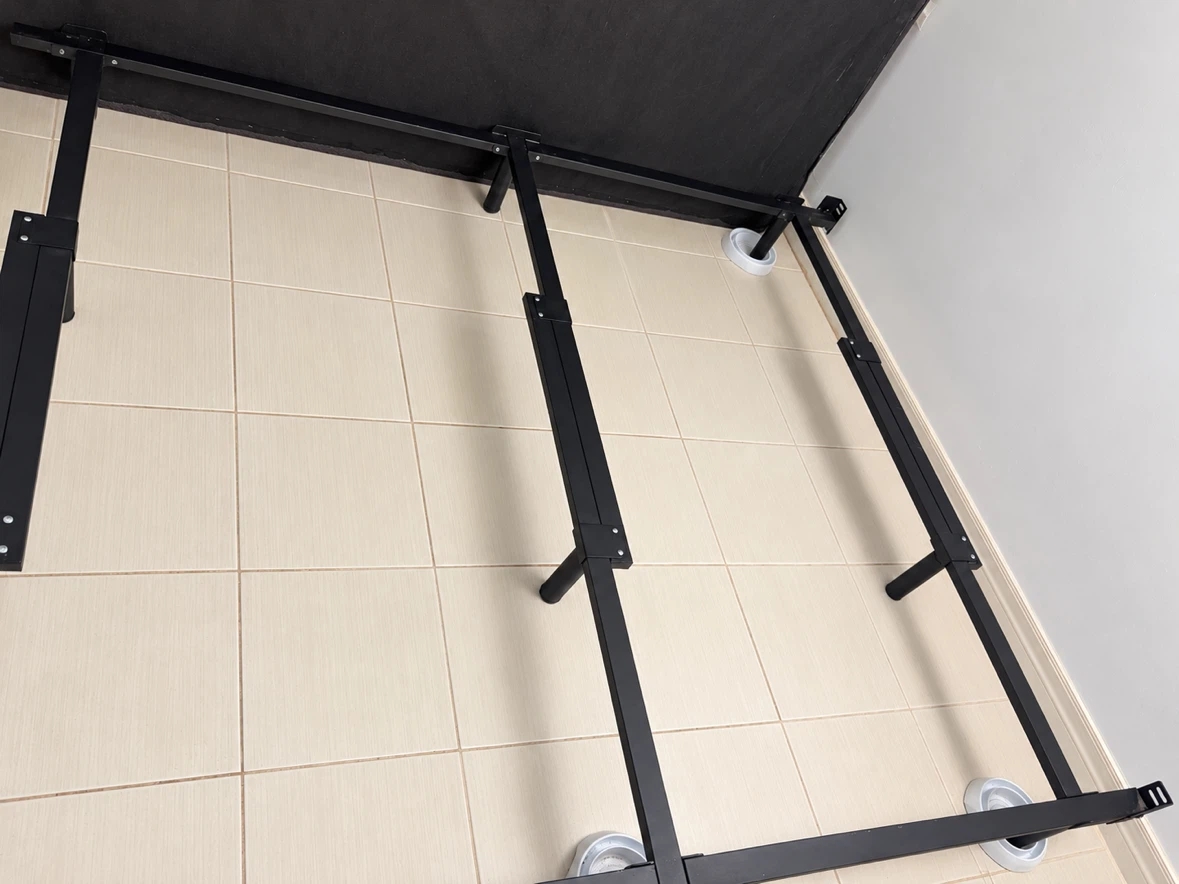 Queen size box spring and metal bed frame - photo 3