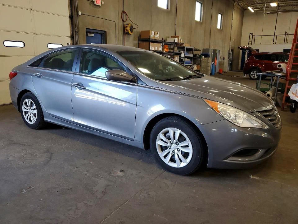 Gray Hyundai Sonata - photo 3