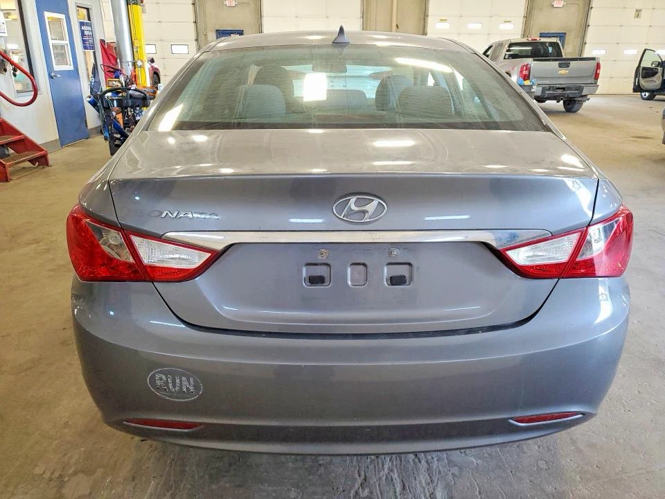 Gray Hyundai Sonata - photo 4
