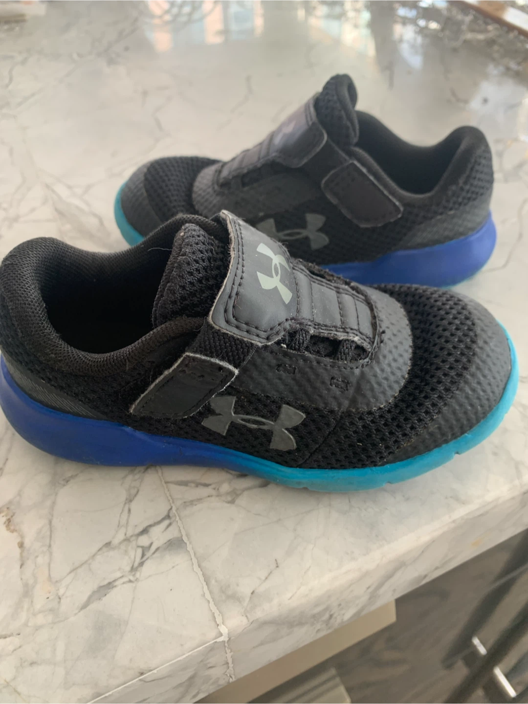 Runners toddler under Armour size 8