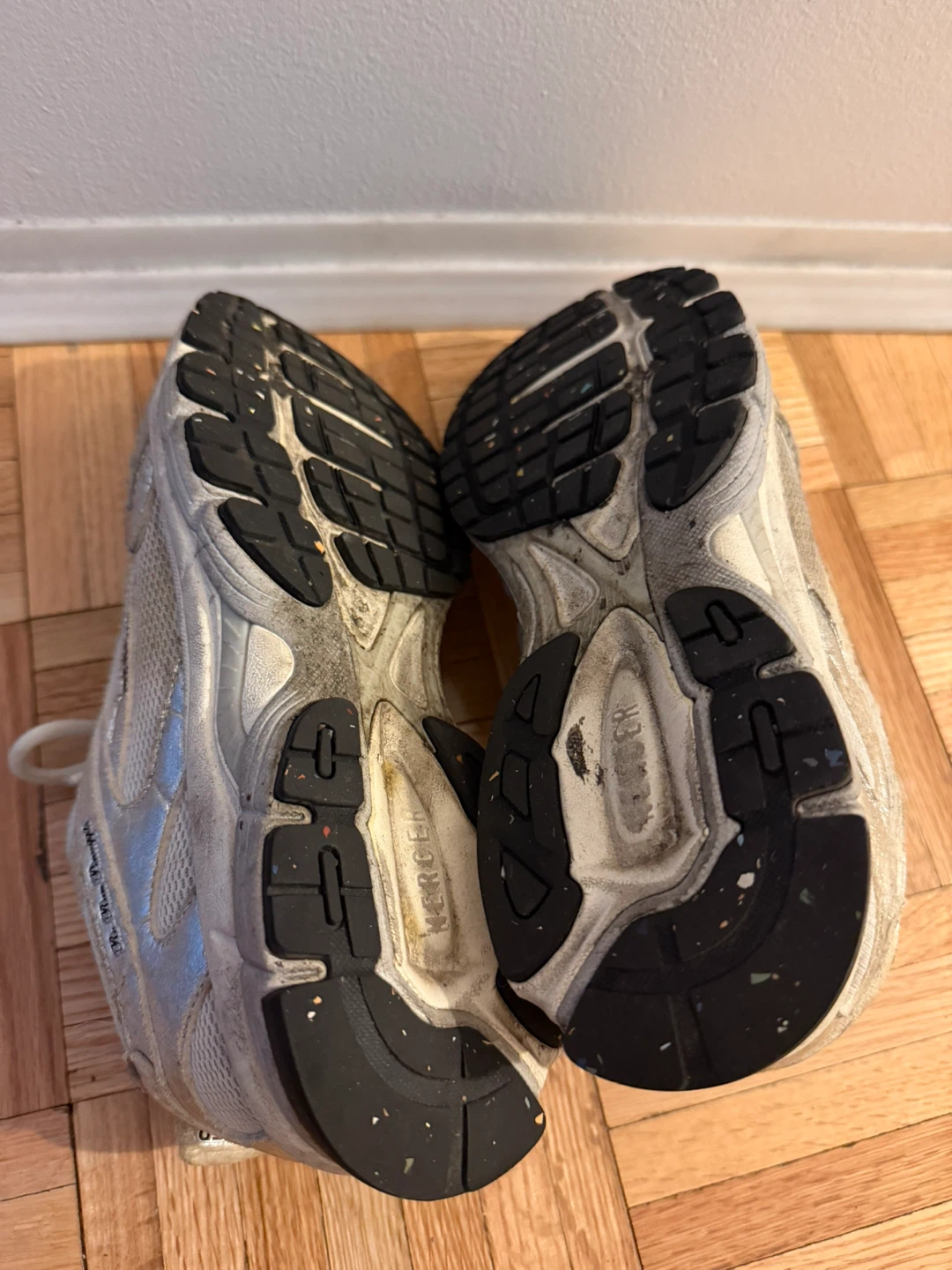 Mercer Re-Run Pineapple Sneakers Silver - photo 5