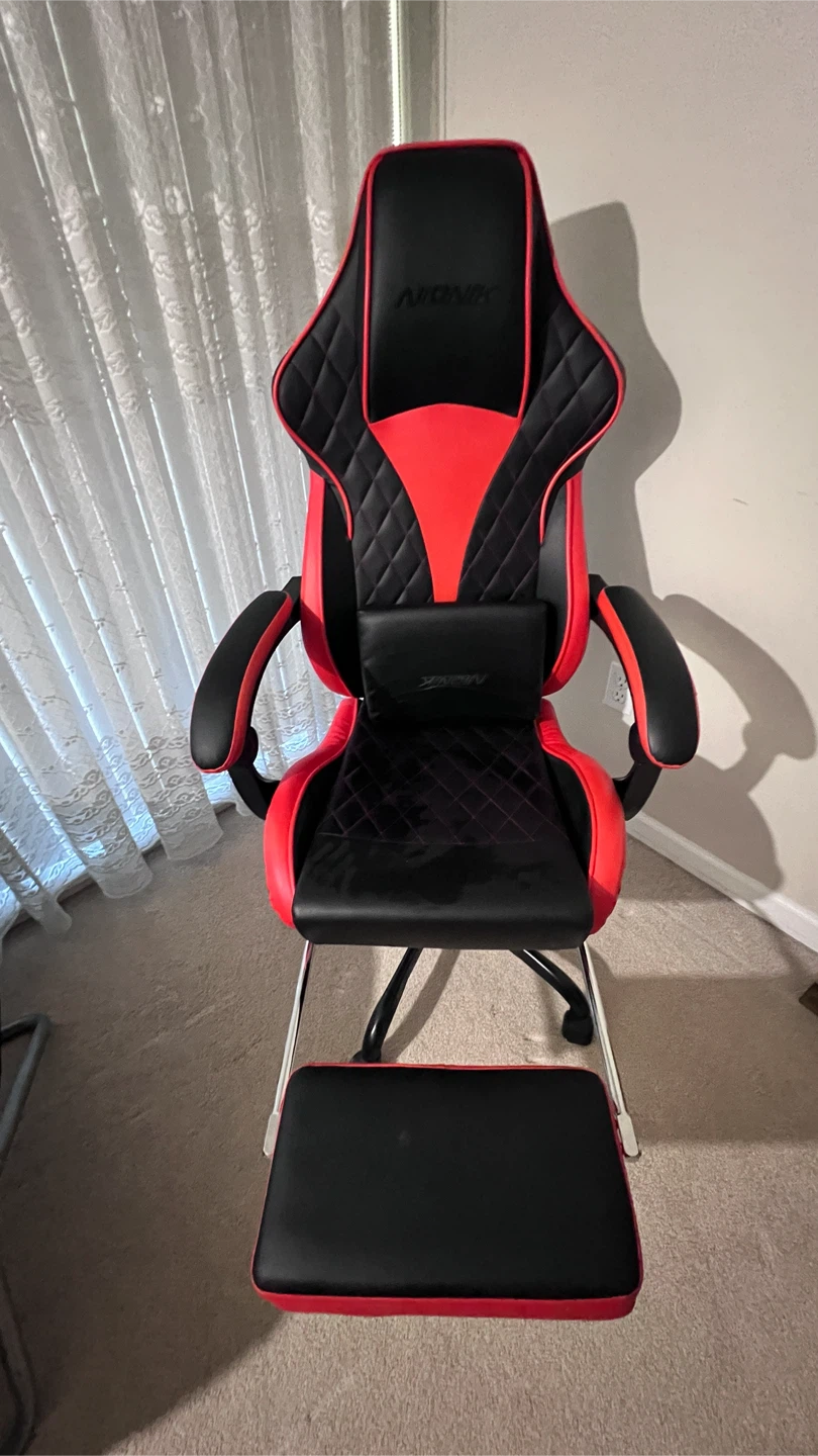 Nionik Gaming Chair with Footrest - photo 3