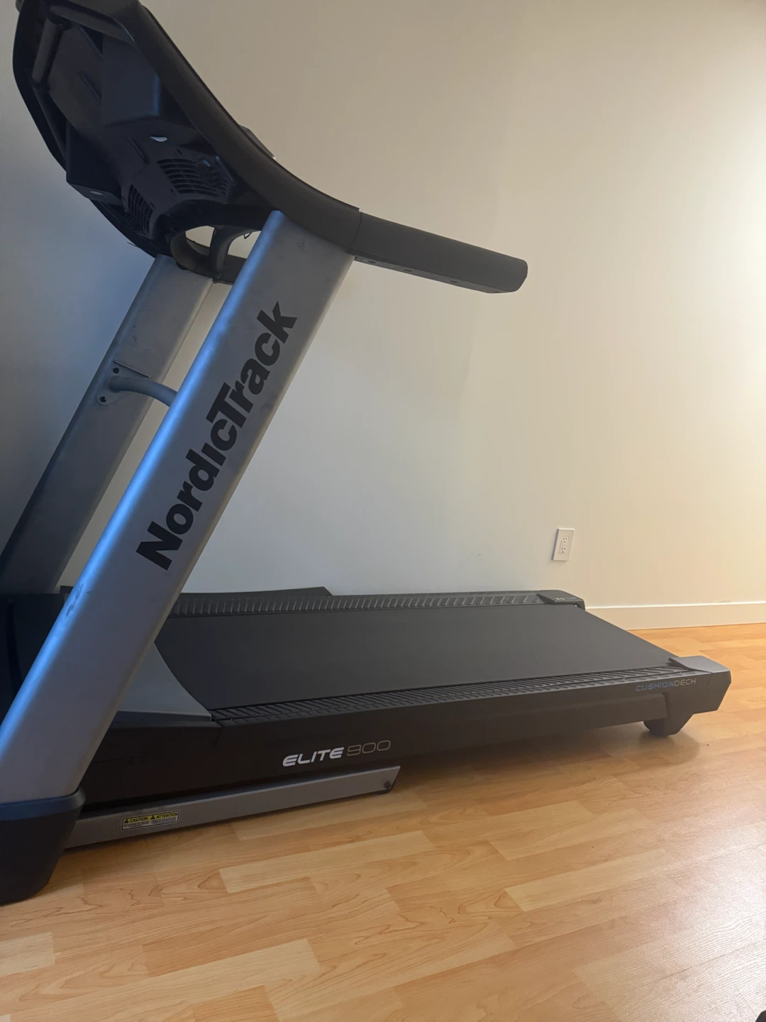 NordicTrack Elite 900 Treadmill - photo 3