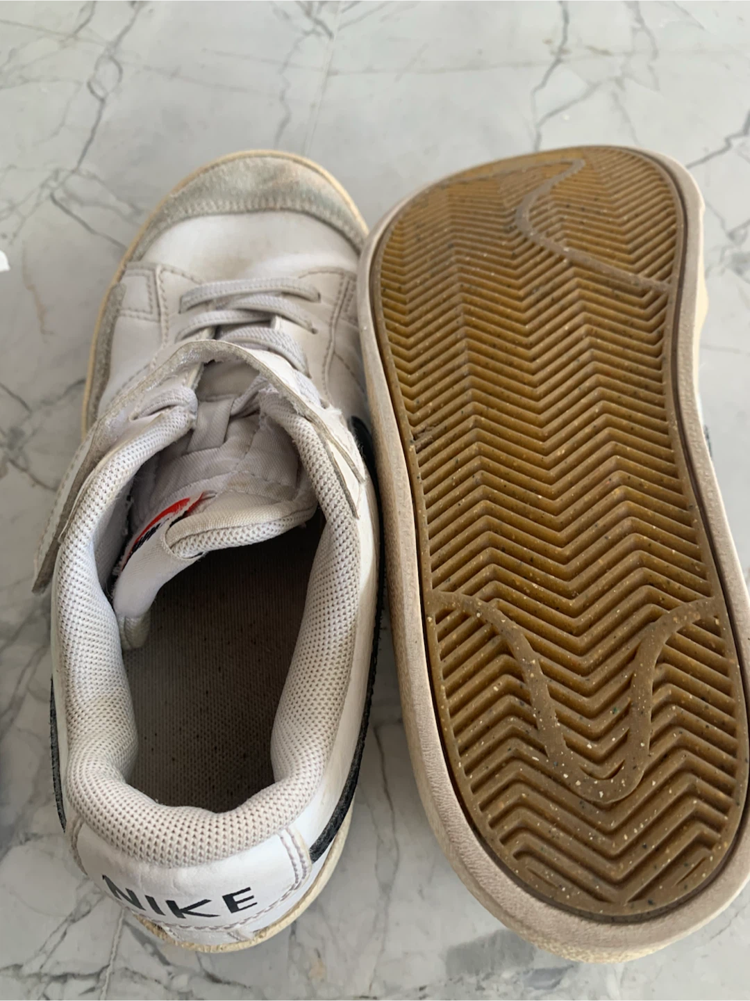 Kids, Nike runners, leather size 2 1/2 - photo 3