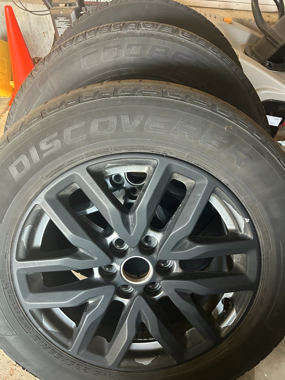 OEM 2019 GMC Acadia 18” aluminum wheels - photo 3