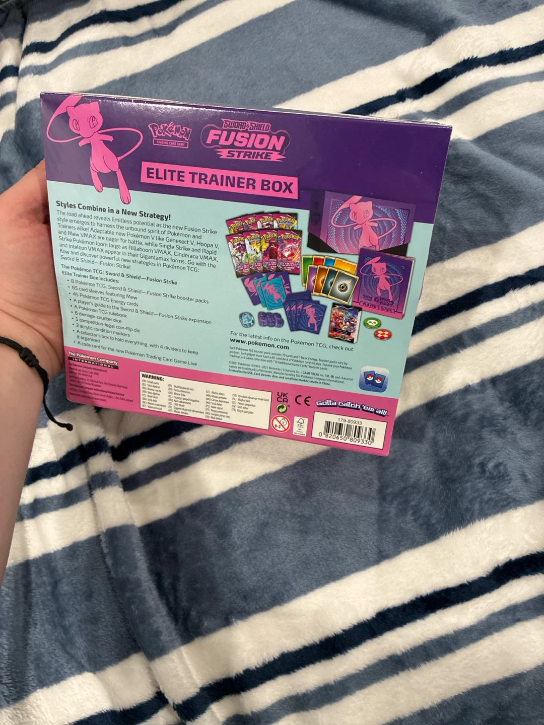 Pokémon Sword & Shield Fusion Strike Elite Trainer Box - photo 2