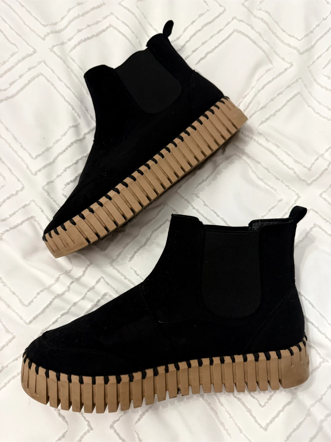 Ilse Jacobson Black Suede Chelsea Boots - photo 4