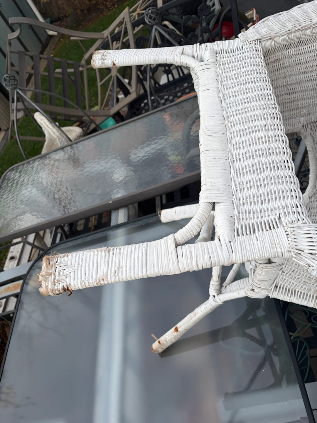 White Wicker Patio Set - photo 3
