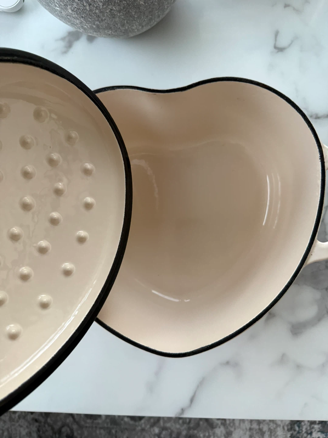 Paris Hilton Heart-Shaped Cast Iron Dutch Oven - photo 4