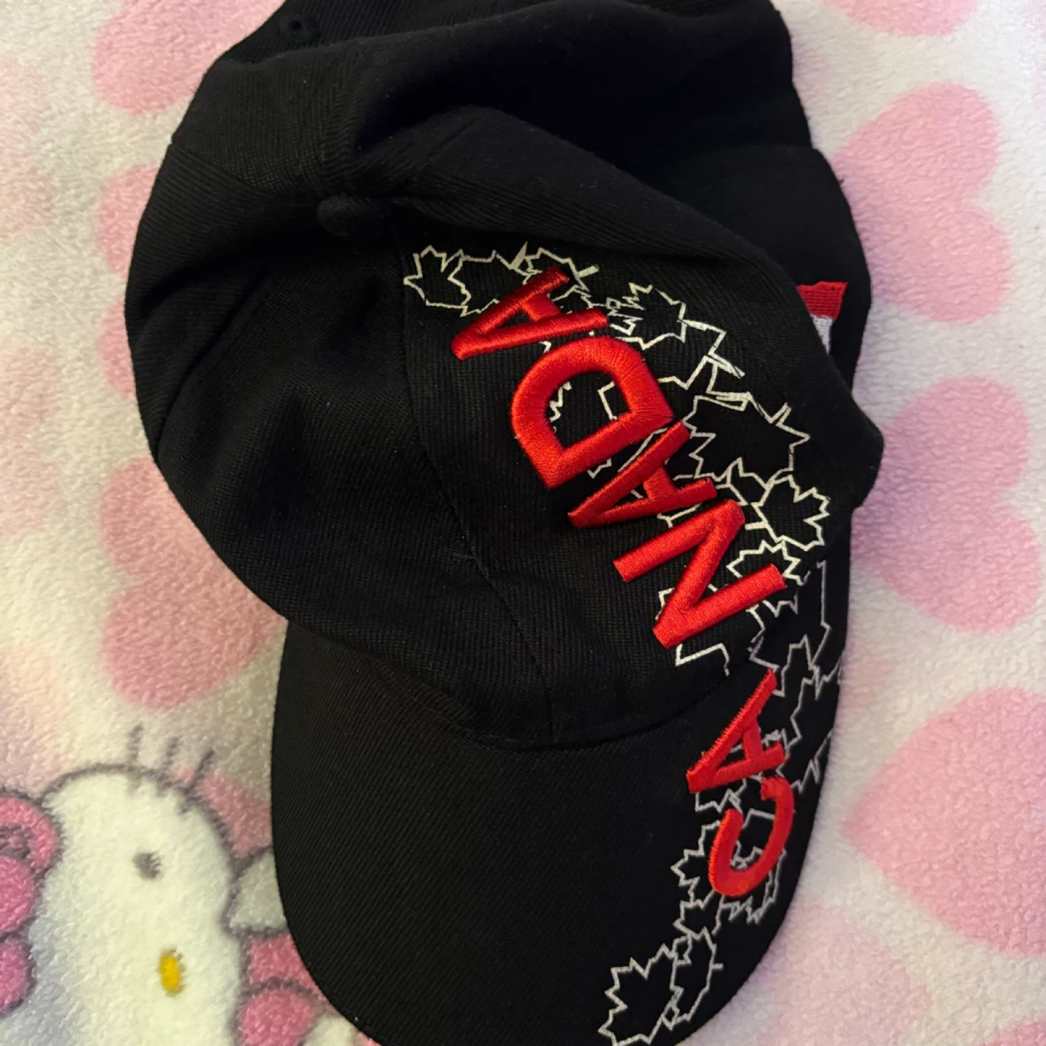Canada Hat & Puma Cap - photo 2