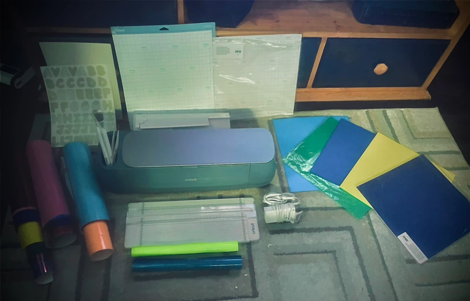 Cricut Maker 4 Essentials Bundle in Sage