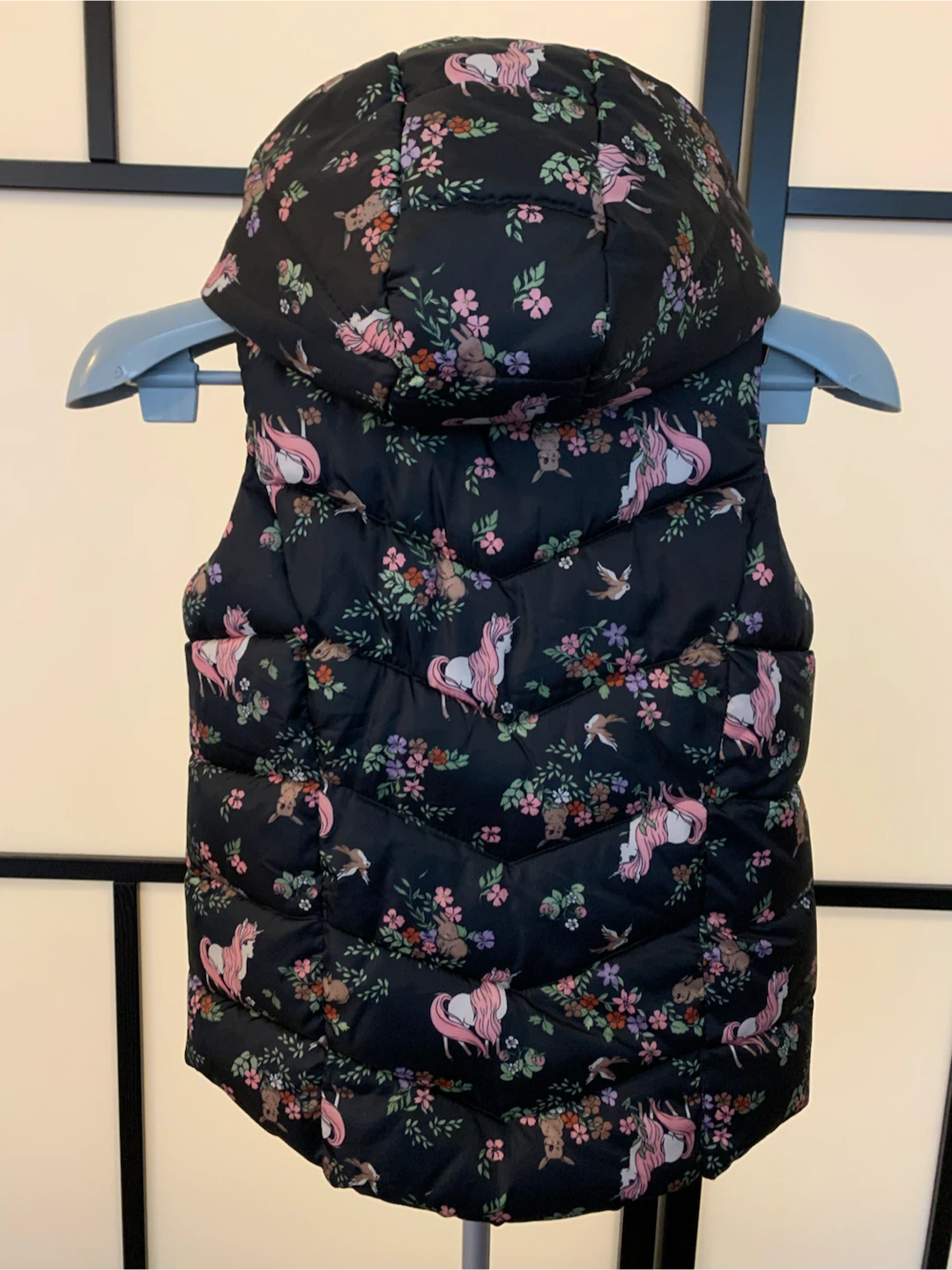 H&M Floral Unicorn Puffer Vest, Size 8-10A - photo 3